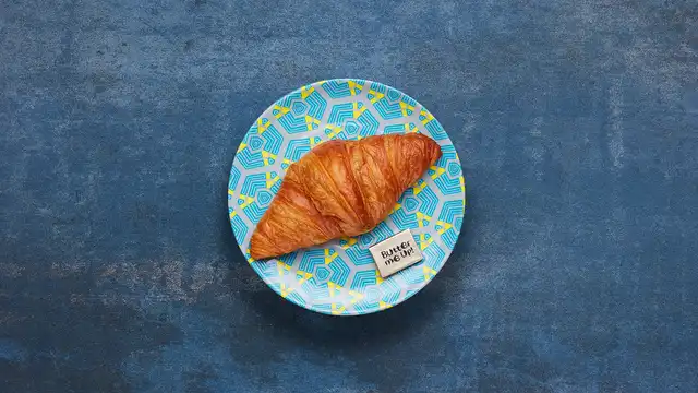 NANDOS_BLUE_METAL_BREAKFAST_ALL_BUTTER_CROISSANT_MAR22_1920x1080